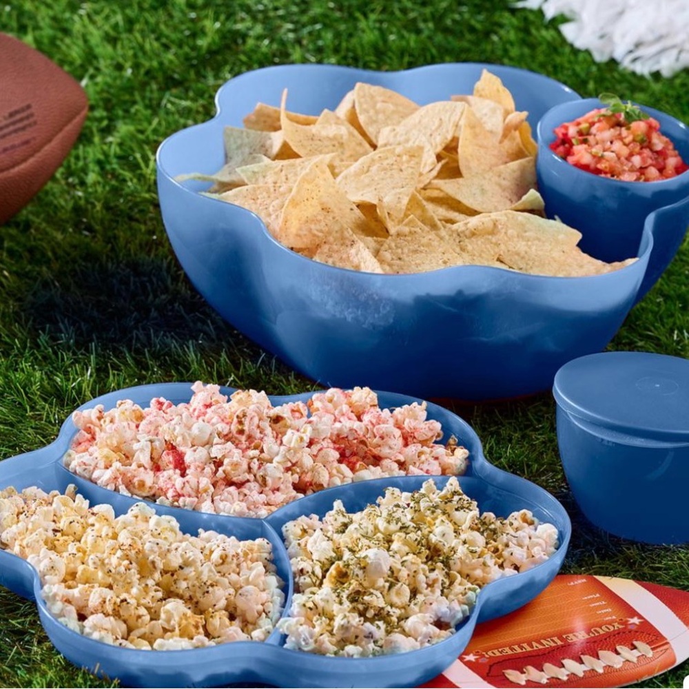 Tupperware chip & dip Serving Bowls Set